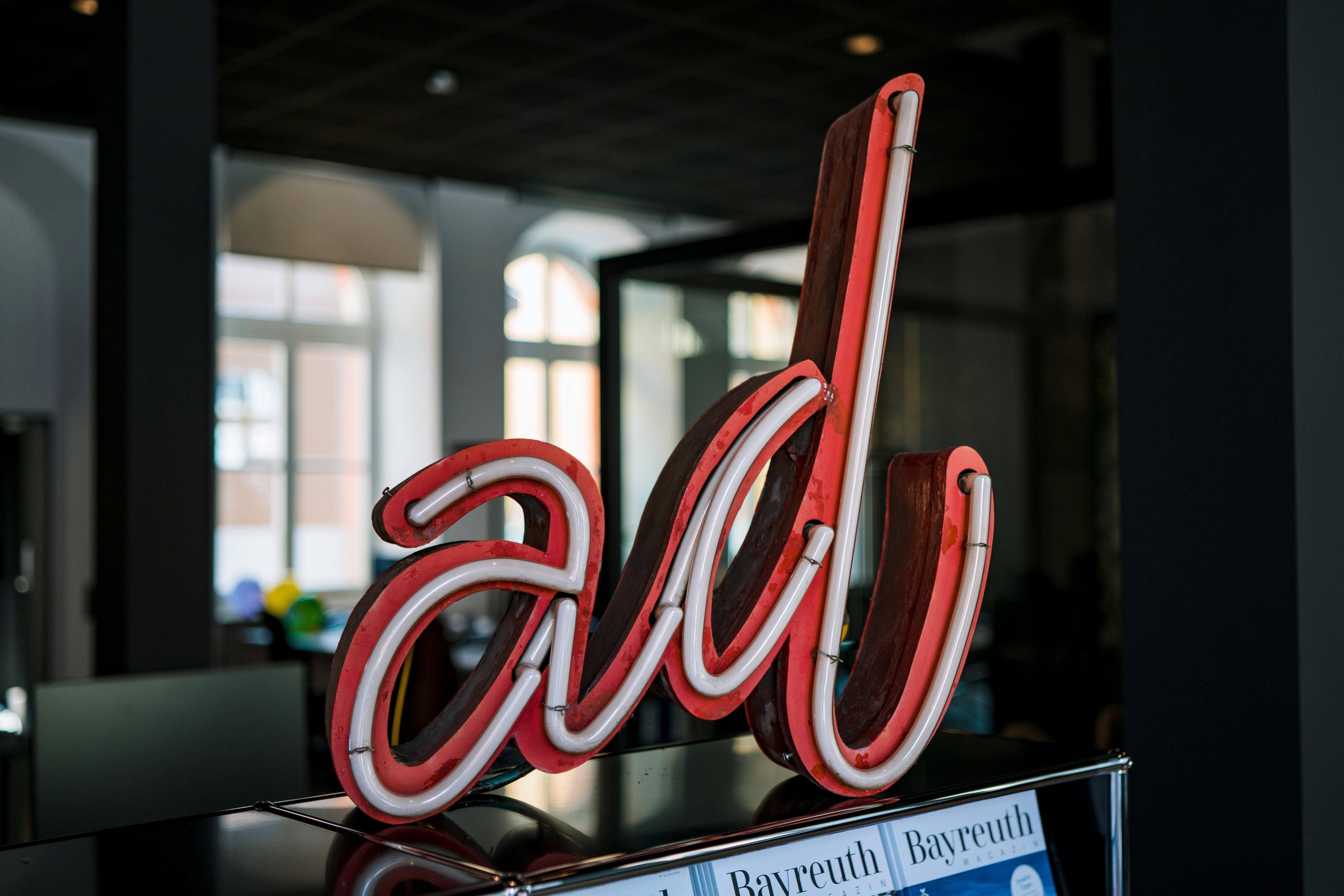 Julian-Hochgesang-PgTUIohxAs8-Unsplash