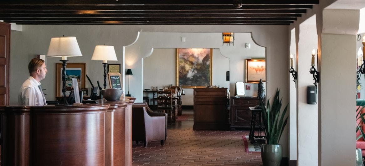 Hotel front desk staff — true cost of acquiring a hotel guest 2026