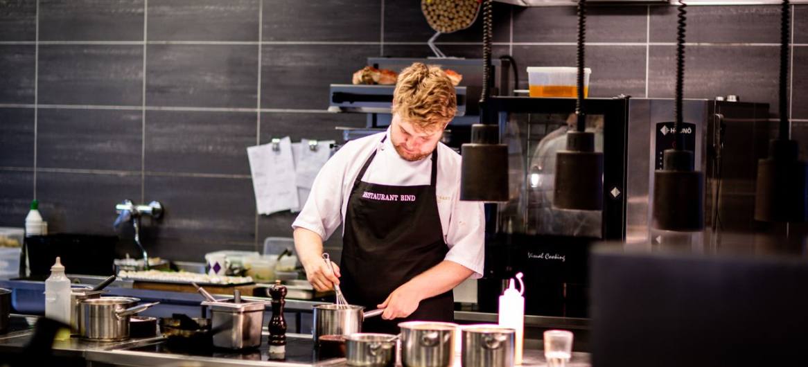 Chef cooking — restaurant brand positioning